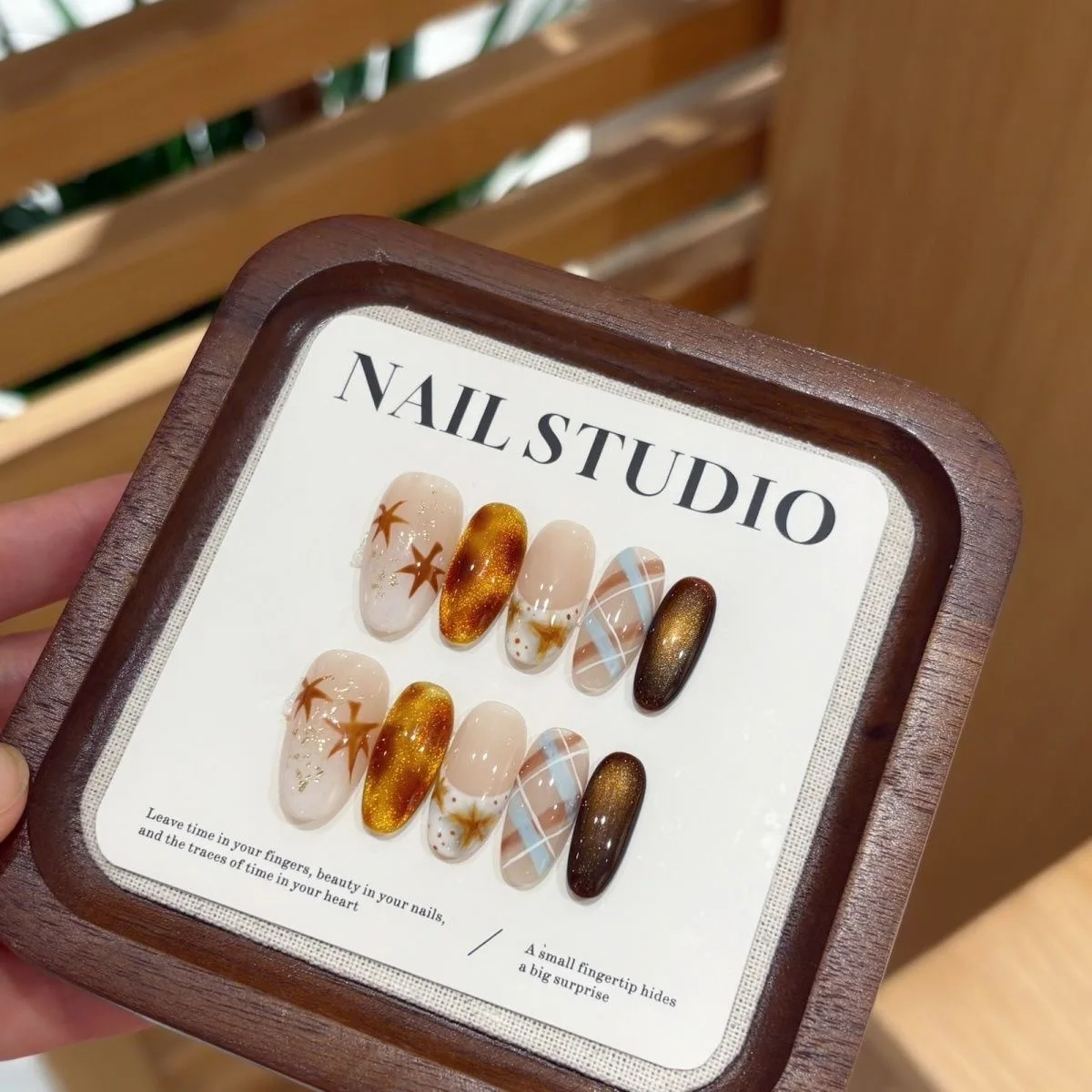 

10pc Handmade Press on Nails Amber-Dye Maple Leaf Blue-Brown Plaid False Nail for Women&Girl Mid-Oval Removable Wearable Nail