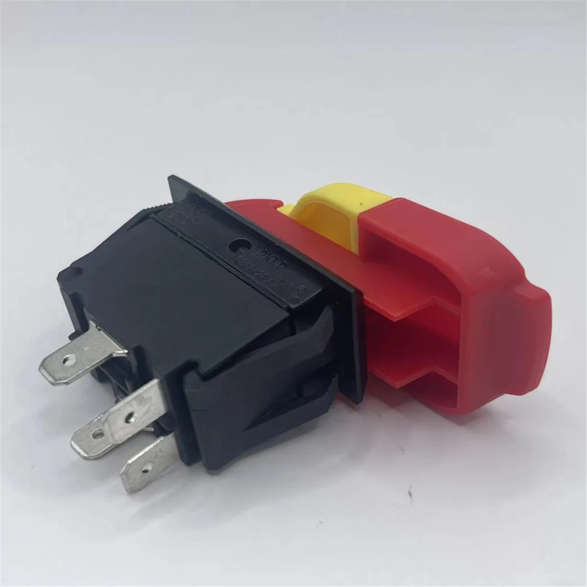 MLGB 125/250V 4 pines interruptor de botón electromagnético interruptores de llave apagados interruptores bipolares de un solo tiro HY18