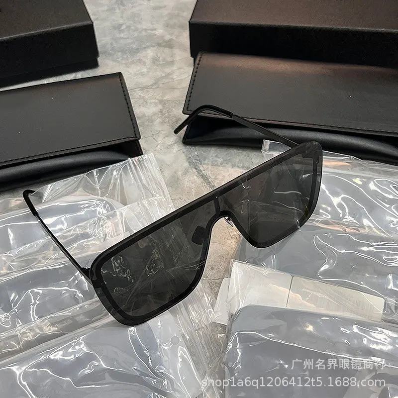 One-piece mirror conjoined goggles sunglasses female sunglasses male western style black frame European style UV protection.