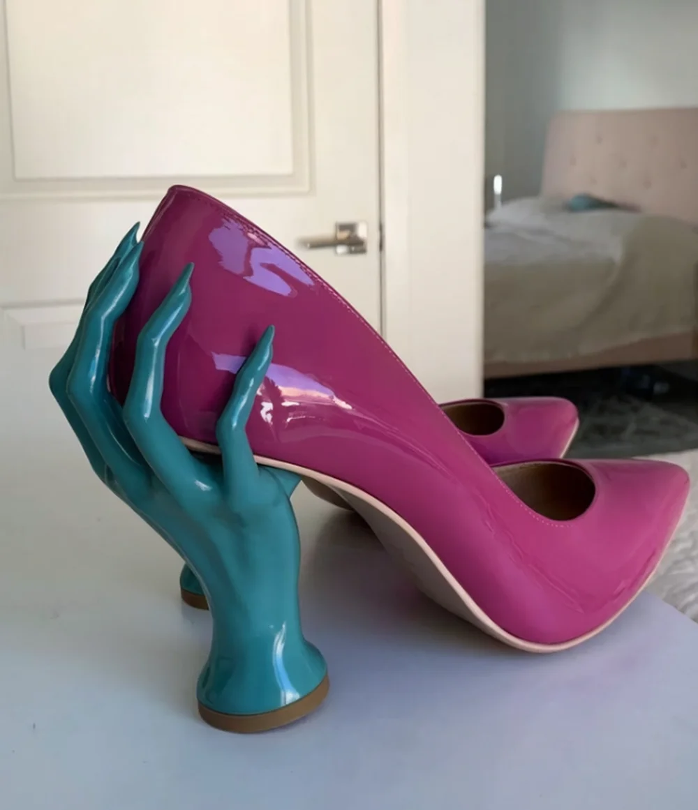 

Fashion Avant Style Patent Leather Pointed-Toe High Heels Sculpted Hand-Shaped Heel Glossy Finish for Artistic Occasions