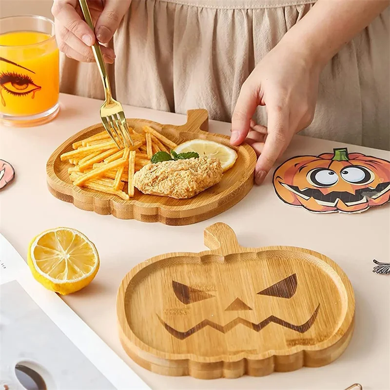 Kürbis Teller – Der perfekte Hingucker für Ihre Halloween-Party im Holzdesign