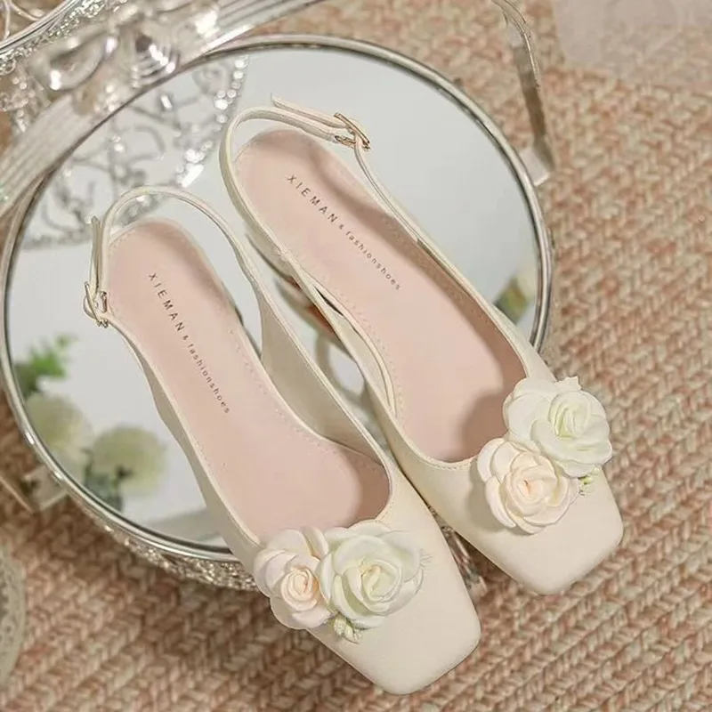 

Женские туфли на толстом каблуке, повседневные туфли молочного и белого цвета с квадратным носком, на высоком каблуке, в минималистичном стиле, с цветами, весна-лето 2024