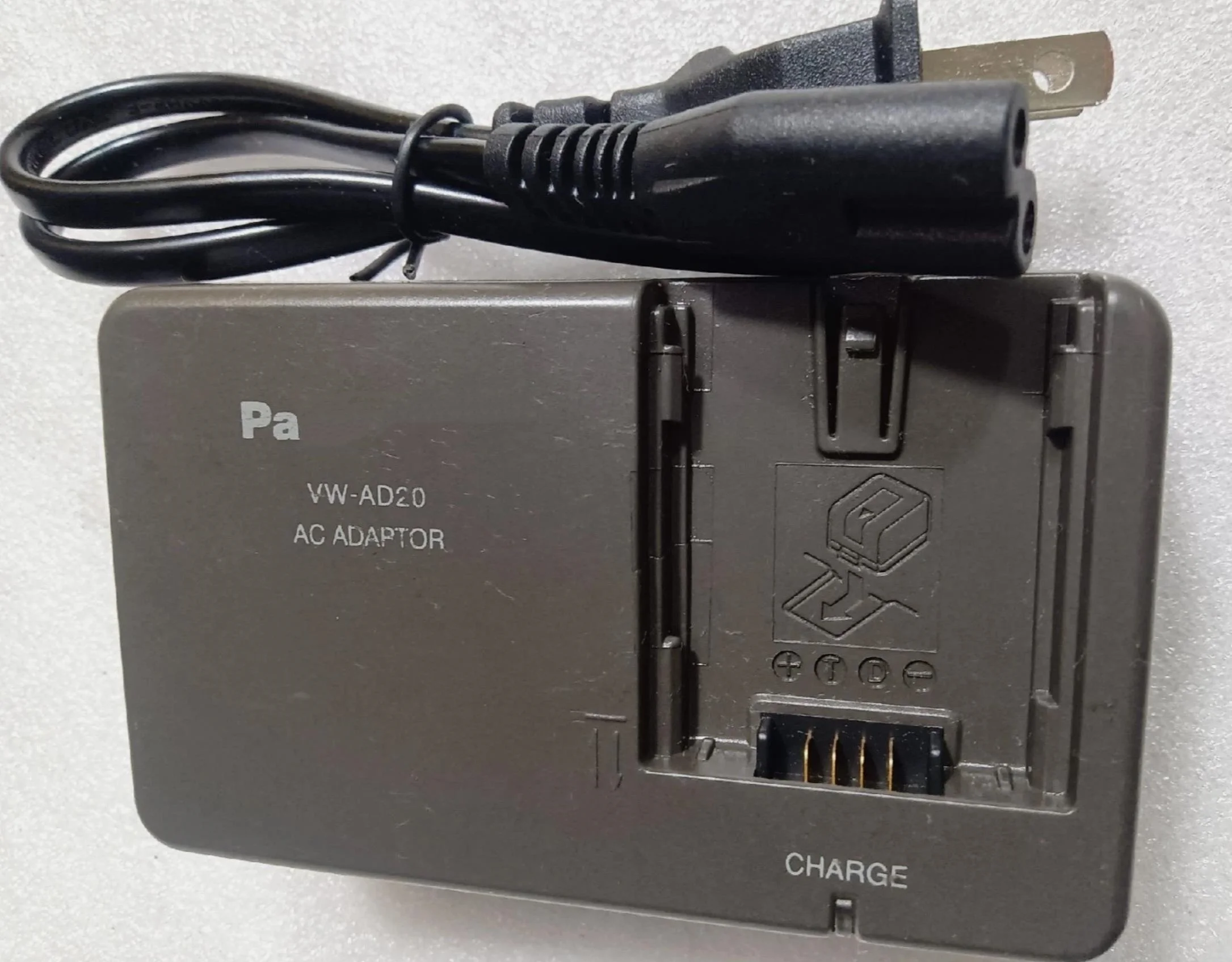 訳ありPanasonic AG-AC160 業務用カメラ バッテリーACアダブタ ビデオ