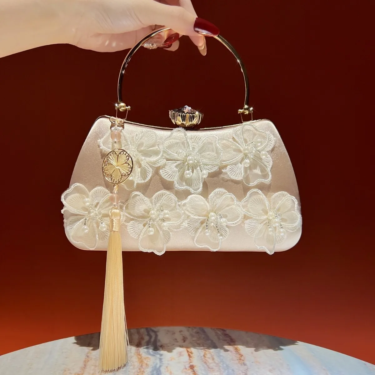 New Guofeng hand  fringed pendant temperament dinner  women's dress cheongsam  new Chinese messenger women's bag