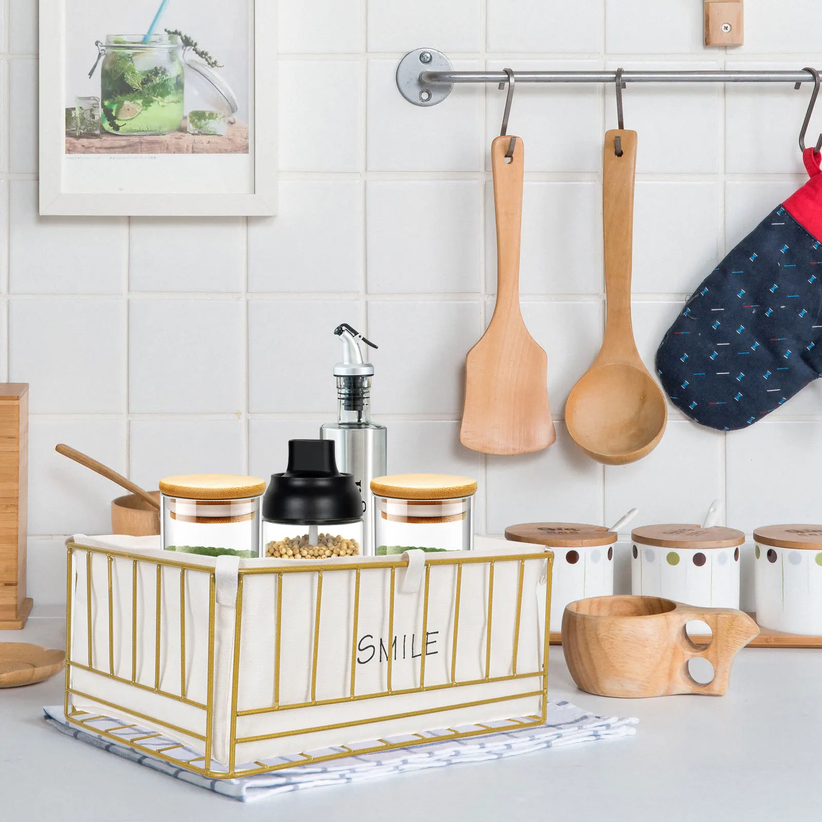 

Metal Wire Basket Storage Organizer Gold Desktop Sundries Holder Fruit Snacks Closet Space Saver Home Decorative