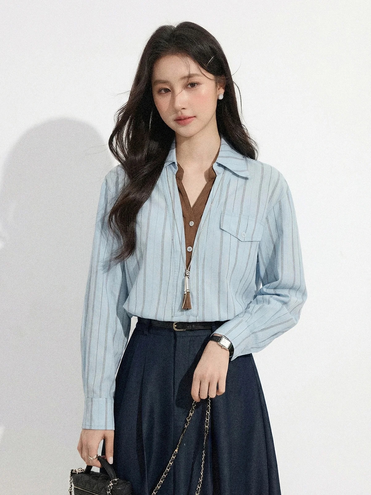 

Spring 2026 New Stripe Design Loose Long Sve Commute Women's irt Pasted Two-Piece Sle Breathable Comfortable Casual Top