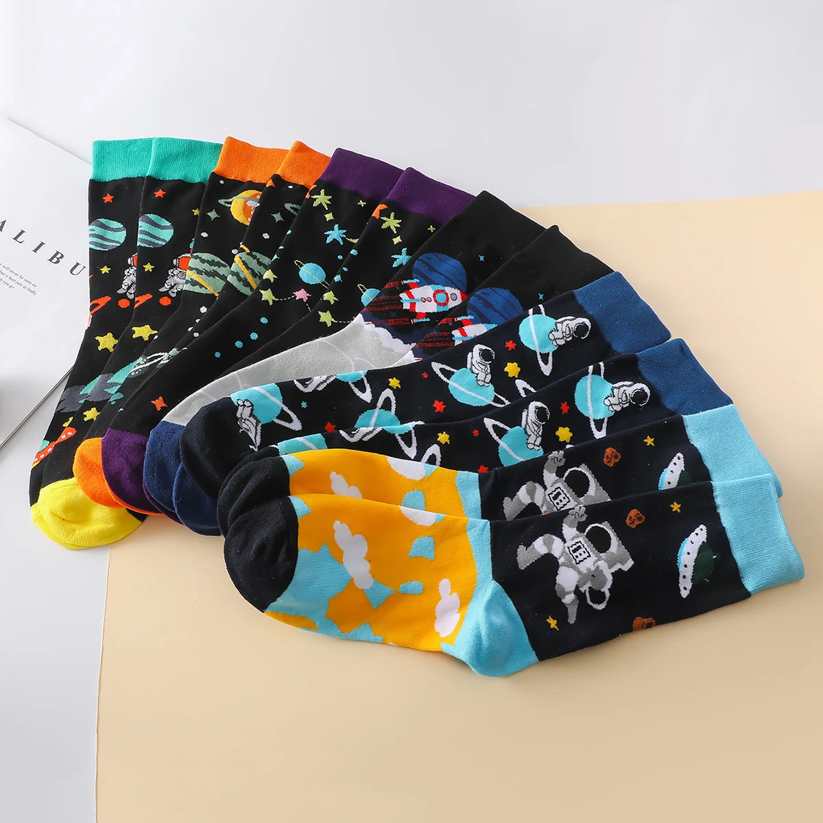 6 Pairs/Pack Men\'s Galaxy Pattern Street Fashion Trendy Socks Spring Summer Comfortable Breathable Colorful Cotton Crew Socks