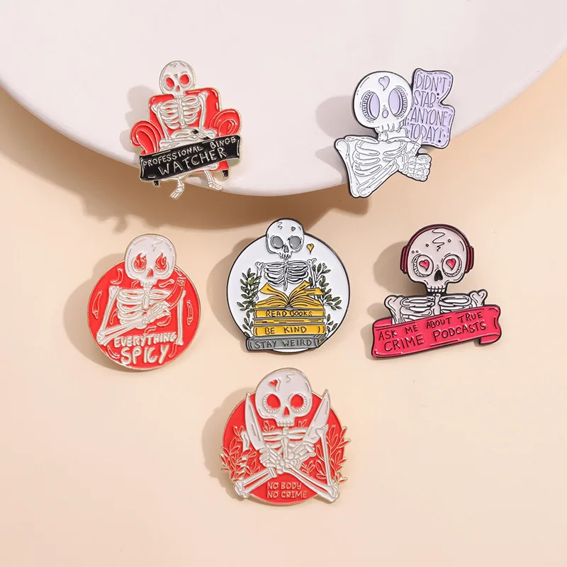 New Trend Halloween Series Brooch Skull Emblem Versatile Cartoon Metal Skull Punk Jewelry Gift Wholesale