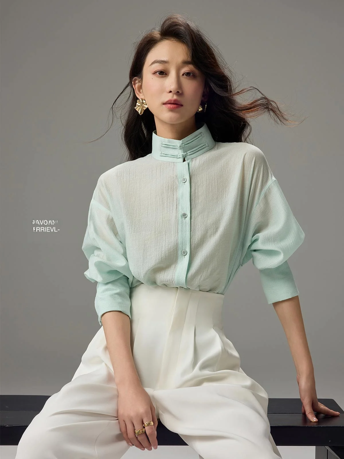 

Длинная свободная блузка Dragon Happin из смесового ацетатного шелка с легкой китайской текстурой, воротником-стойкой и пуговицами, для повседневной носки...