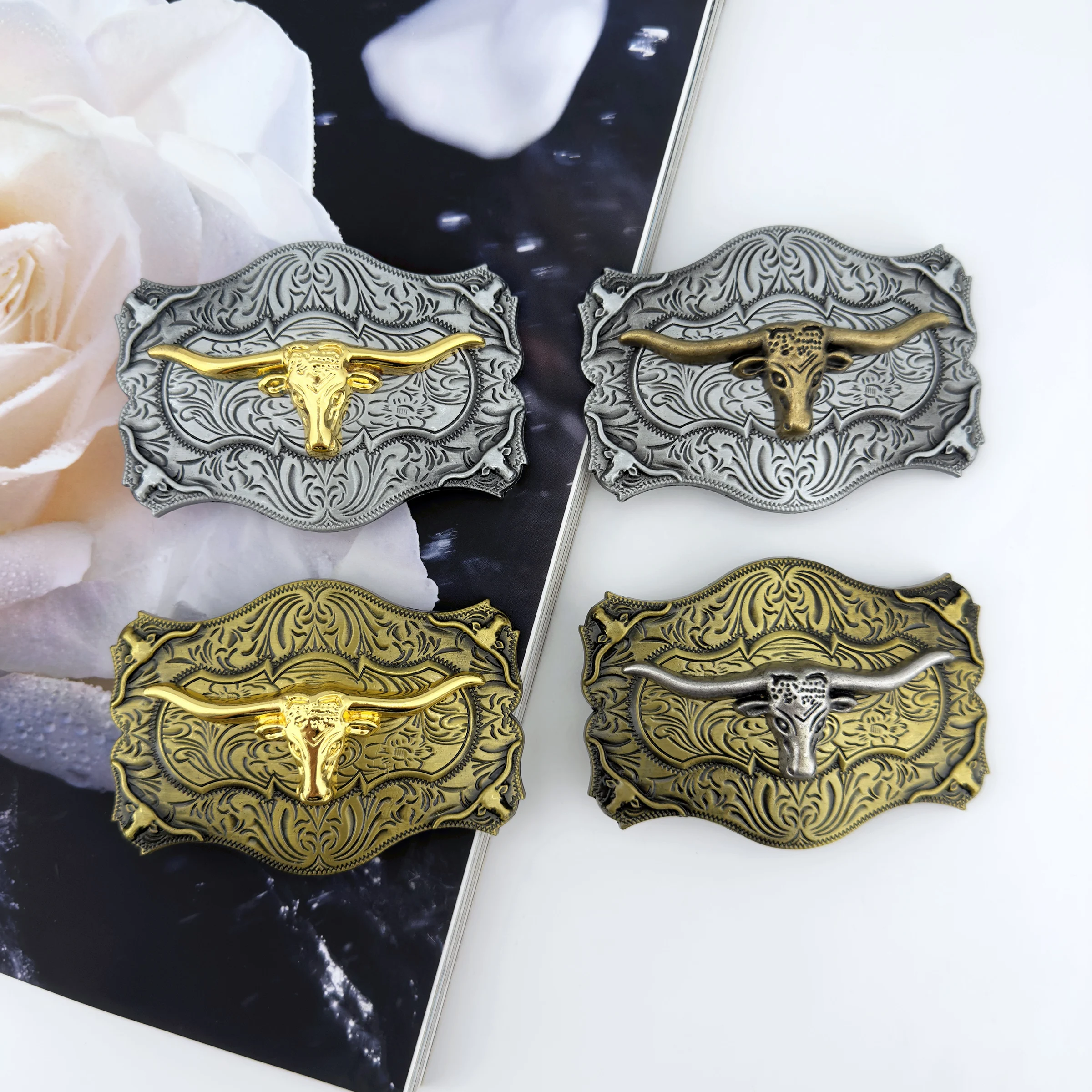 

Versatile Western Retro Bull Pattern Belt Buckle for Men And Women Durable Fashion Accessory with Head Design