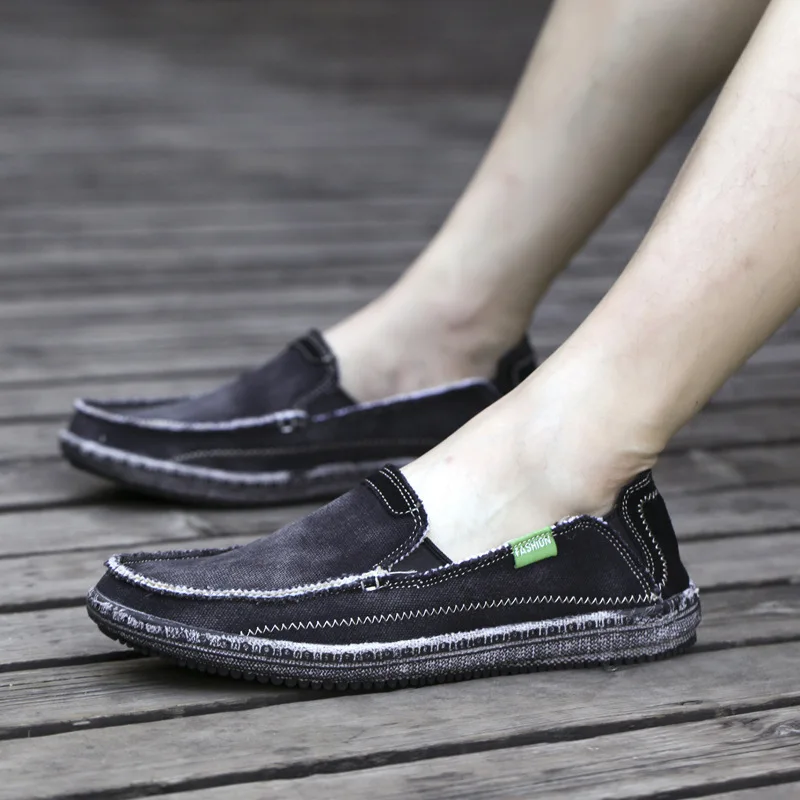 New Spring Summer Light Canvas Shoes Men Breathable Men Shoes Loafers Soft Comfortable Outdoor Flat Lazy Shoes for Male