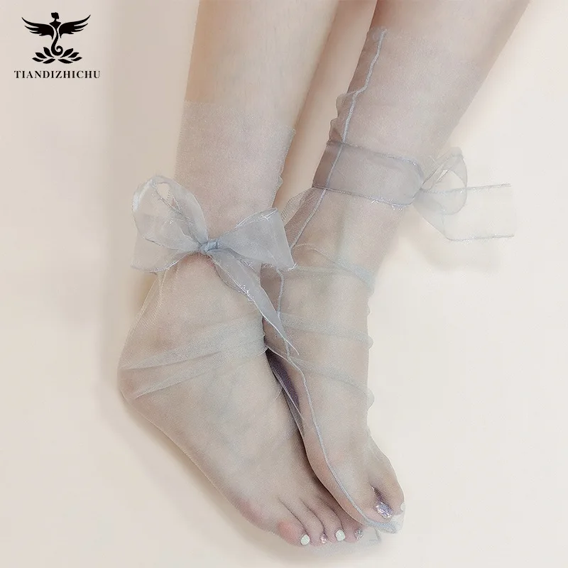 

2022 New Fashion Thin Mid-tube Socks Women's New Summer Flower Decorative Socks Glass Silk Pearl Stockings