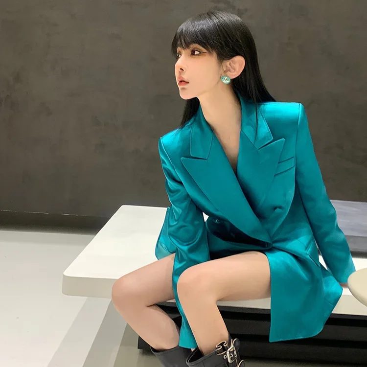 Рисунок 6 - Женский атласный пиджак