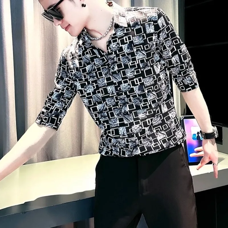 

Модные мужские рубашки с лацканами с принтом, лето 2025 года, облегающая повседневная рубашка с короткими рукавами, уличная одежда в стиле хип-хоп, футболка в стиле Харадзюку, мужская одежда