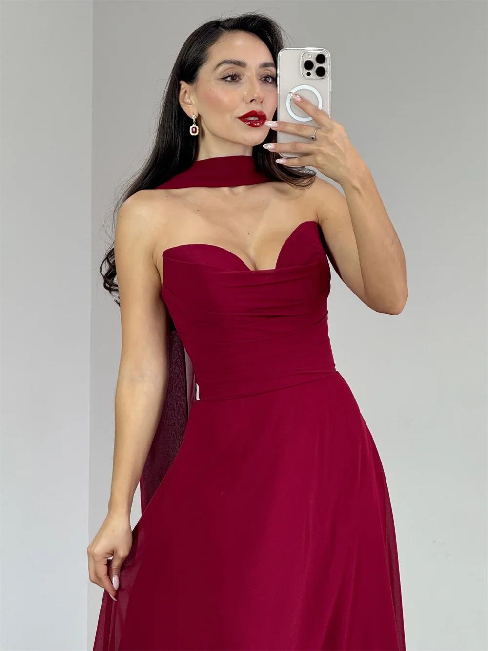 Cathy personalizado borgonha halter pescoço a linha vestidos de baile drapeado sem mangas vestidos de noiva até o chão noite formal 2025