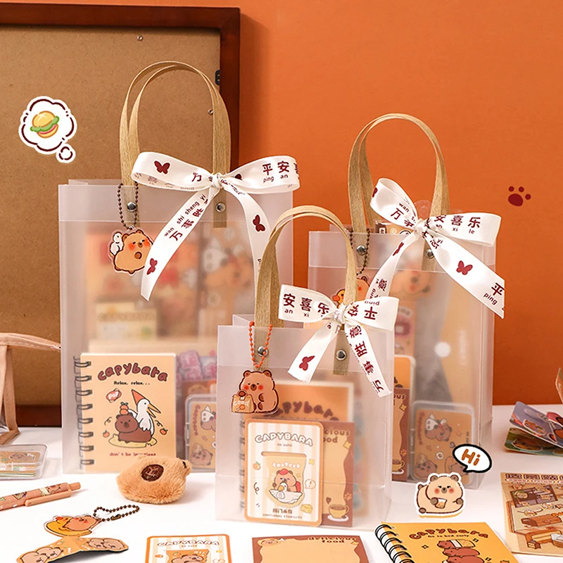 Simpatico set di cancelleria a tema capibara: ideale per studenti, uso in ufficio e occasioni regalo