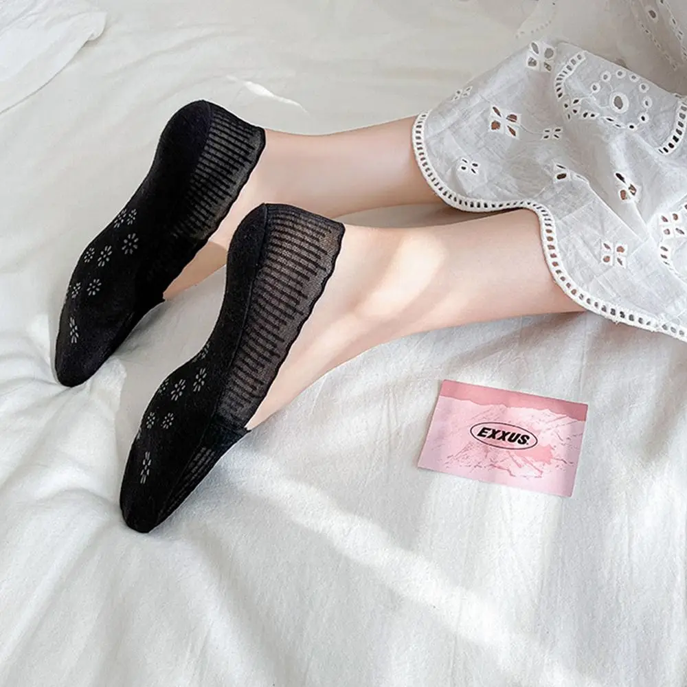 Funny Silicone Boat Socks Women Solid Color Low Cut Invisible Socks No Show Lace Cotton Slipper Socks Girl