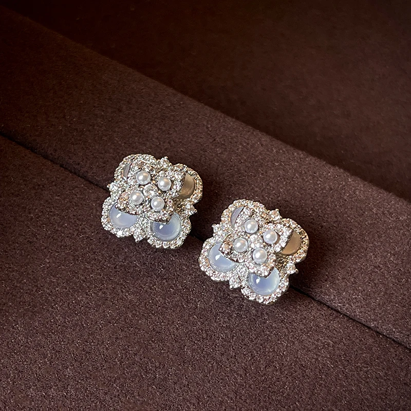 2025 Korean new design fashion jewelry silver plated zircon leaves cat eye earrings elegant women's daily work accessories