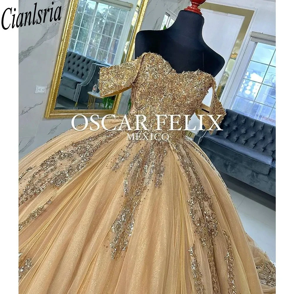 

Золотистое бальное платье с открытыми плечами и бисером, платья для Quinceanera с блестками, кружевной корсет с аппликацией, платья 15 лет