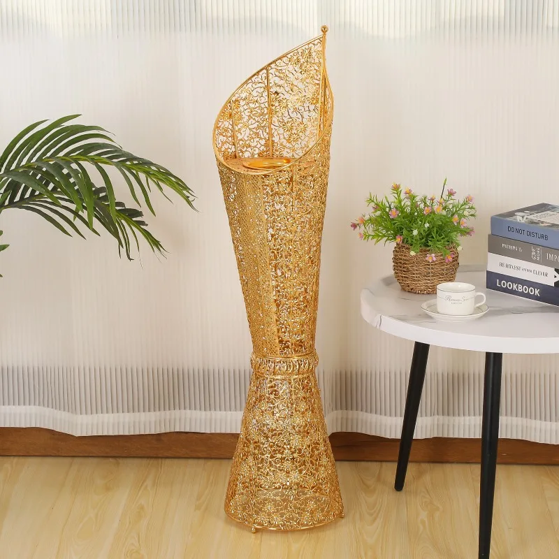 It is a hollow wrought iron incense burner. Middle East festival aromatherapy burner is a high-end creative living room