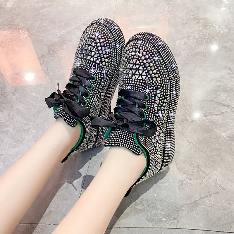 2024 herbst Wasser Diamant Dicken Boden Glänzende Kristall Sport Schuhe Luxus Designer Schuhe Trendy Casual Flache Schuhe zapatos mujer