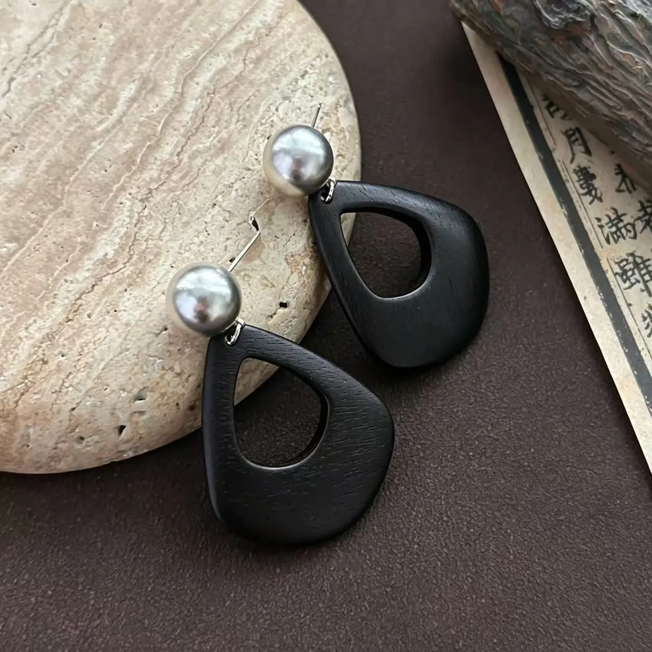 Black sandalwood hollow water drop earrings gray pearl contrasting earrings simple retro cold wind wooden earrings women