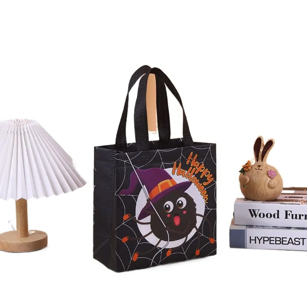 

Cute Ghost Halloween Non-woven Handbag Large Capacity Trick or Treat Bag Halloween Gift Bag Castle Printed Pumpkin Bag Gifts