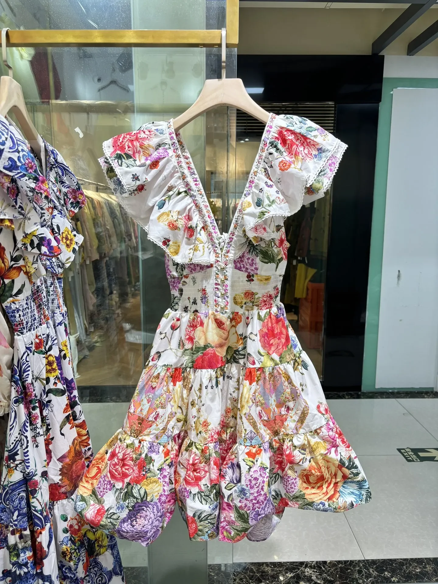 

Women Bow Decoration Dress V-Neck Flying Sleeve Flower Printed Holiday Mini Robe