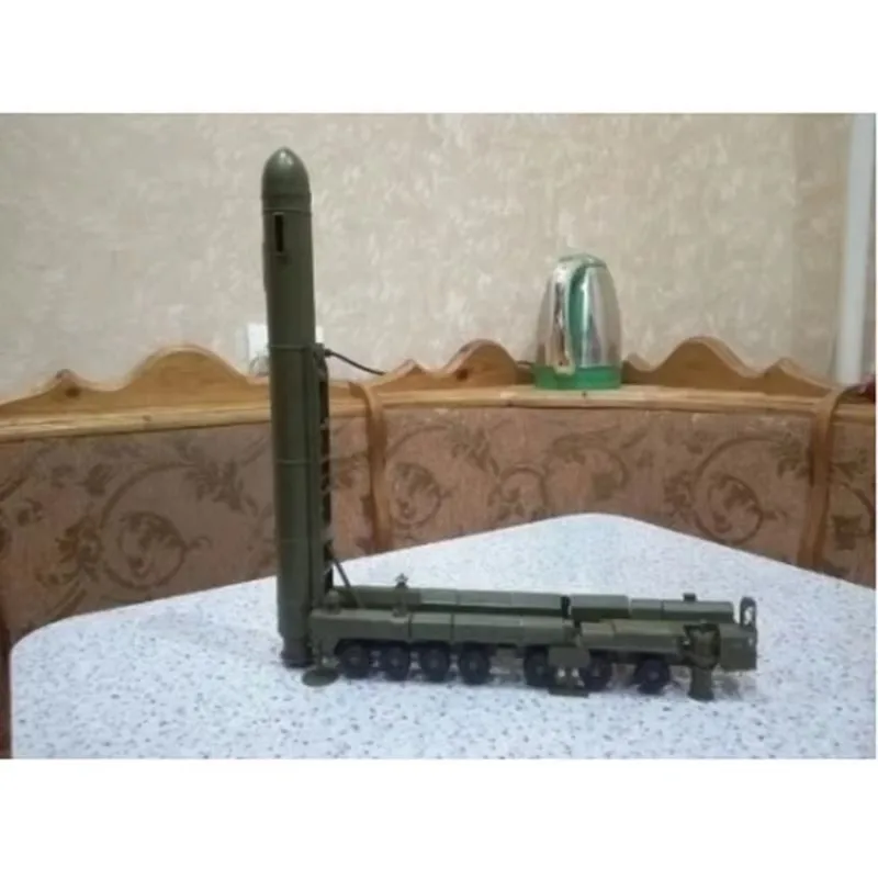 NEW Tools 1/72 Russia RT-2PM2 SS-27 Sickle B Topol M intercontinental ballistic missiles model kits MZKT-79221 Truck Car Toy