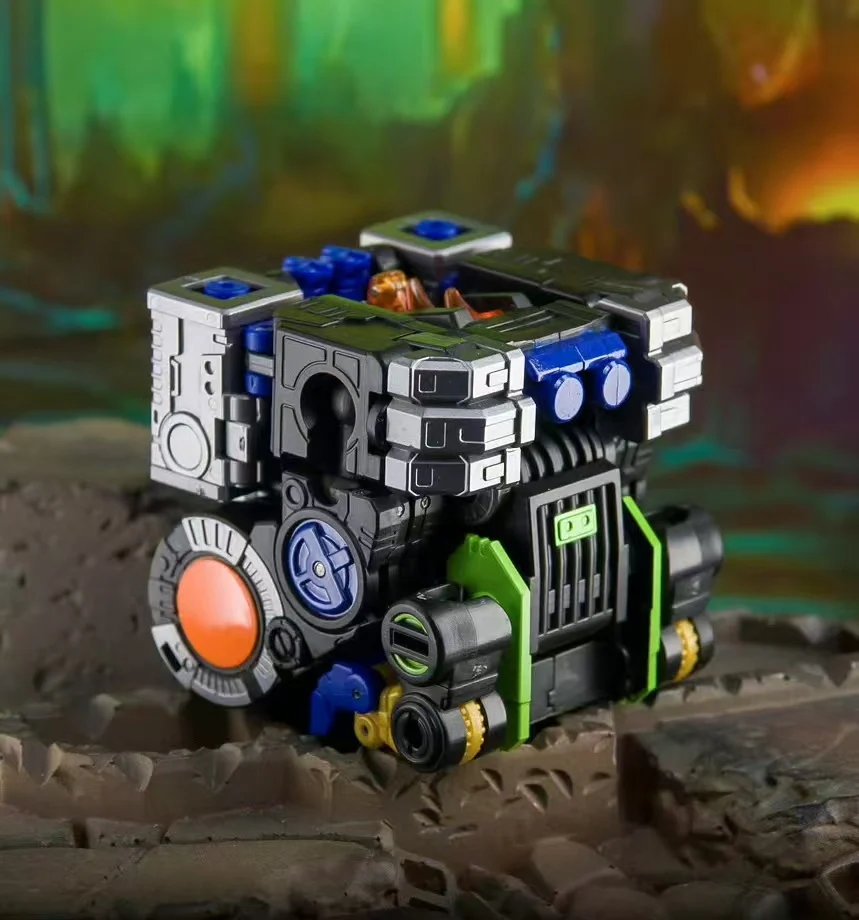 Op voorraad getransformeerd speelgoed Doctor Wu DWE18E Blowing The Sky Iron Armored Dragon Kleine boze draak Vier veranderingen Kleine verhouding