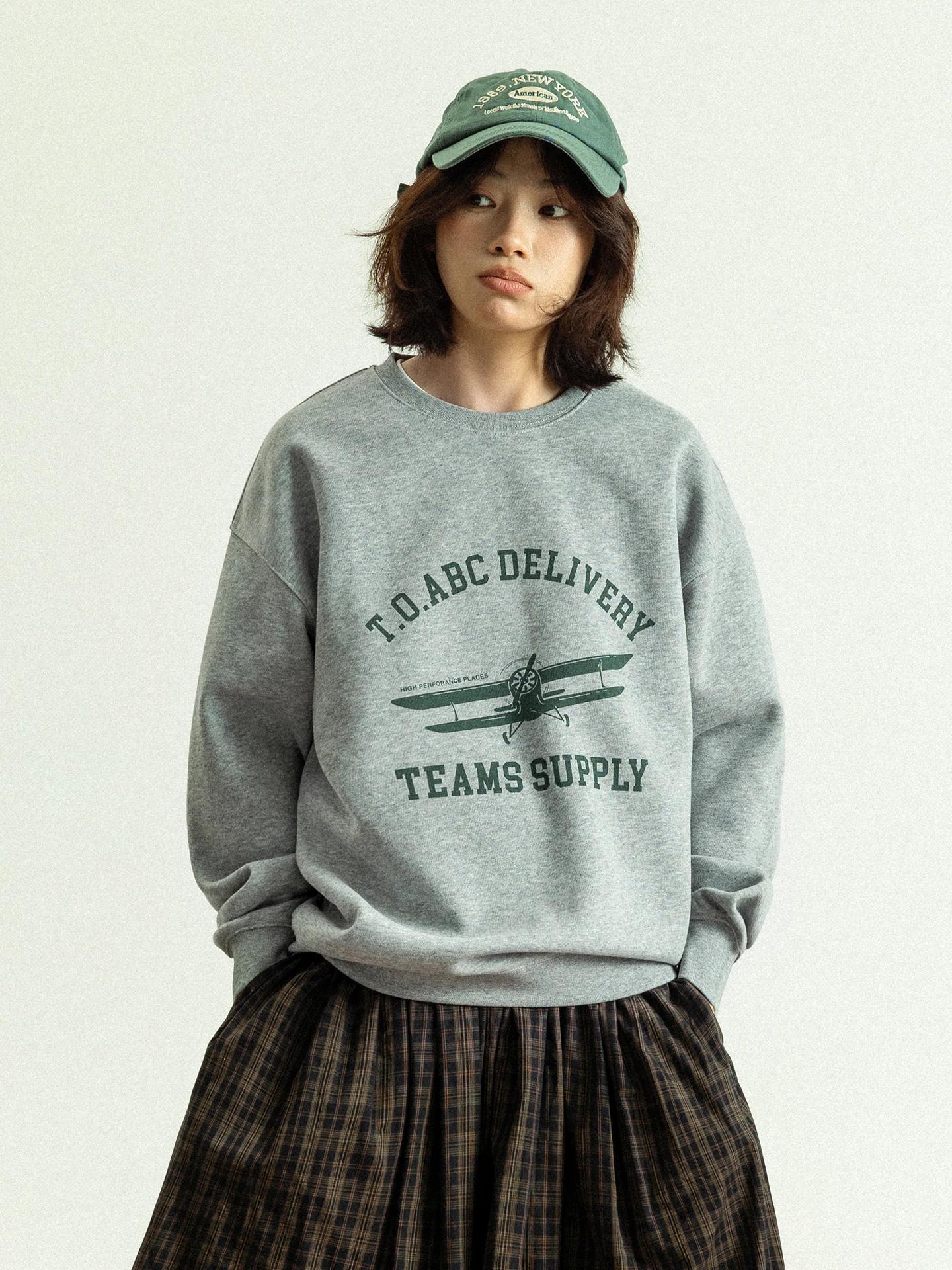 

Свитшот GoodNorth оверсайз с круглым вырезом, повседневный пуловер в стиле ретро с буквенным принтом, смесь хлопка и полиэстера, весна