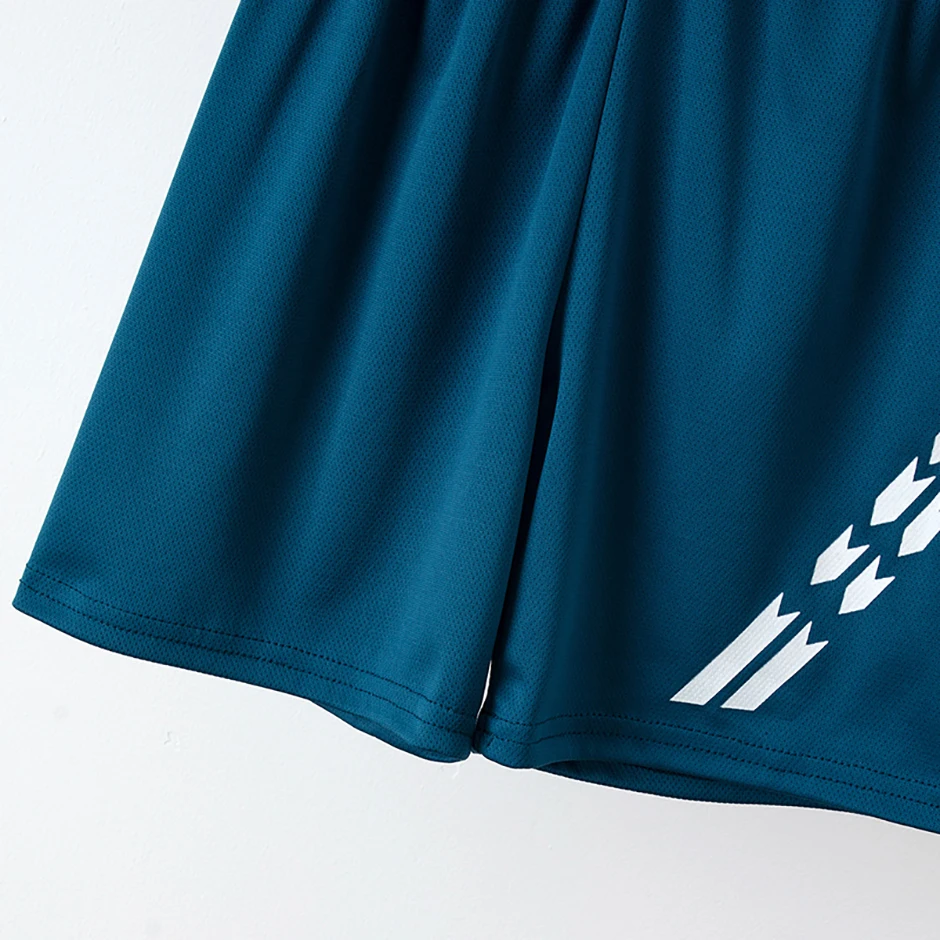2/4-teiliges Sommer-Set für Jungen in Unifarben, Schnelltrocknend und Atmungsaktiv, Locker Geschnittenes Sport-, Lauf-, Wander- und Outdoor-Set mit Kurzarm-Oberteil und Shorts für Größere Kinder – Detail 17