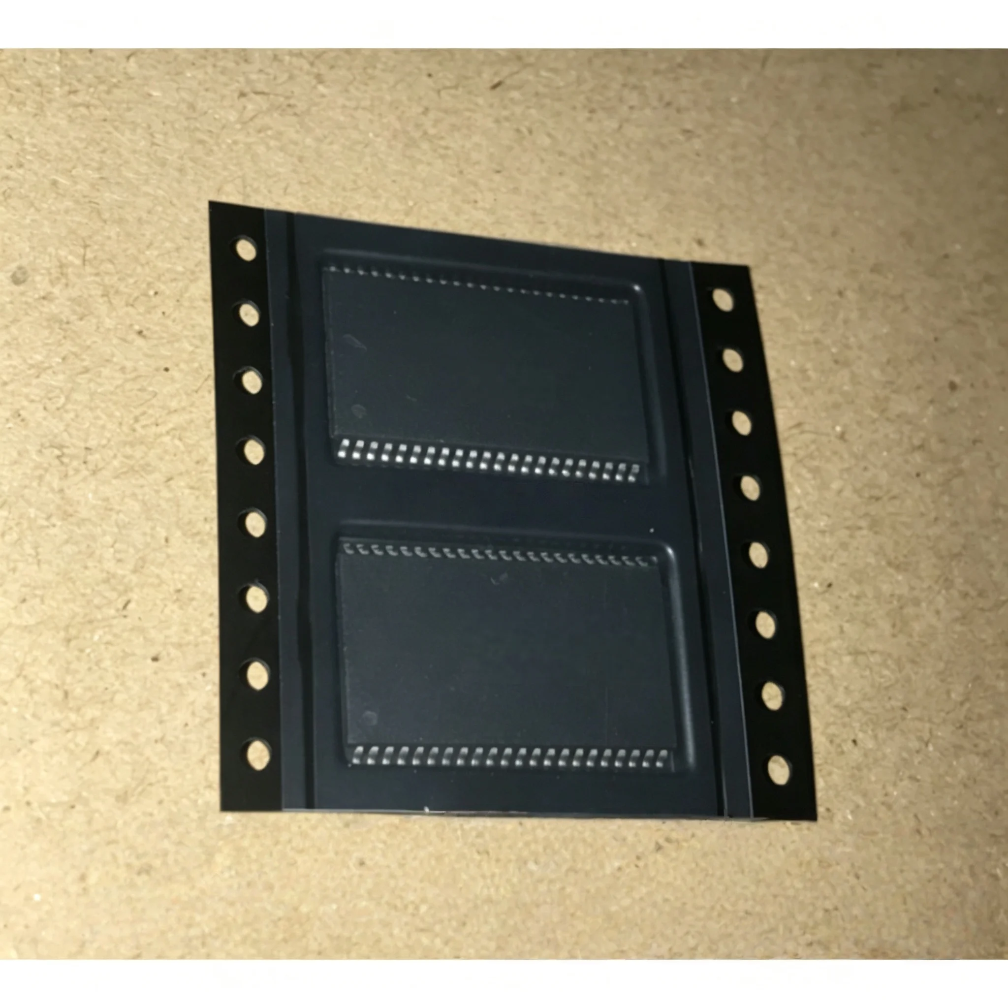 5piece IS6151216-10TLI TL1 -10TI TSOP-44 IS61256AL-10TLI TSOP28