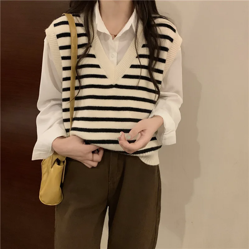 Women Spring Autumn Sweater Vest New Fashion Pullover Elastic Knit Ladies Casual Black and White Striped V-neck Vest