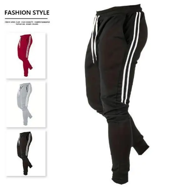 

Комплект из 3 предметов: широкие спортивные брюки с эффектом потертости, прямые брюки-трубы из ПВХ, коллекция Весна 2025