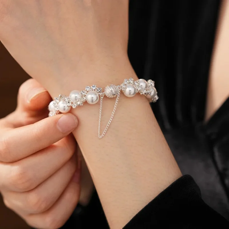 Diamond Pearl Bracelets for Women Retro Bangles Luxury Design Fashion Ornament