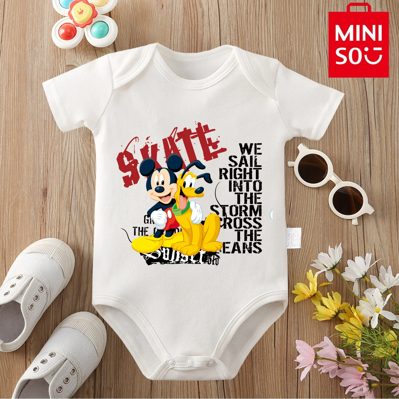 

MINISO&Disney Jointly Signed 100% Cotton Baby Clothe Onesie Bodysuit Mickey Mouse Cute Cartoon Print for 0 To 12 Months Newborn