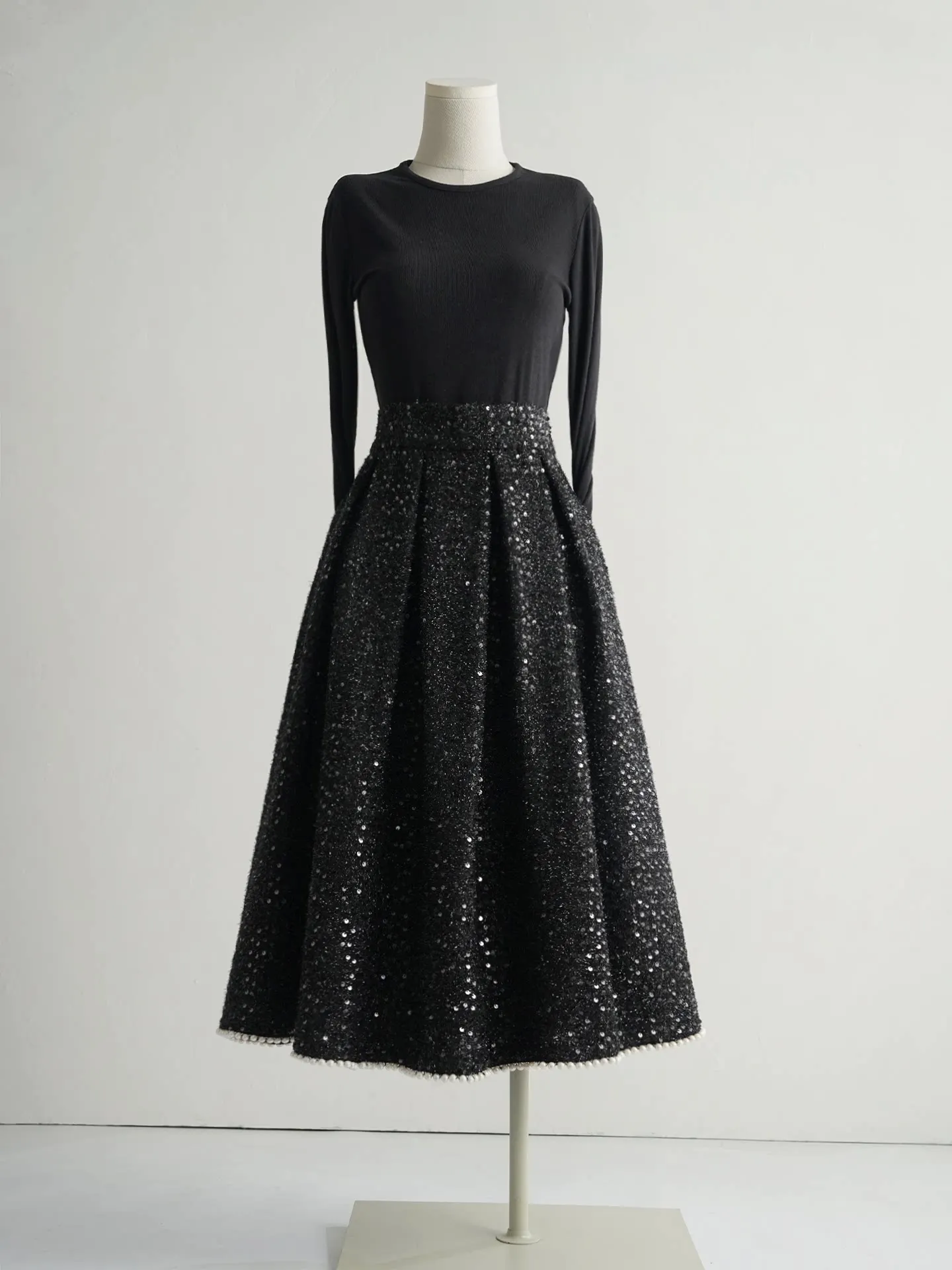 2026 New Autumn Winter Hepburn Sequins Black Umbrella Skirt Elegant High Waist Large Bottoms Mid-length A-line Puffy Skirts