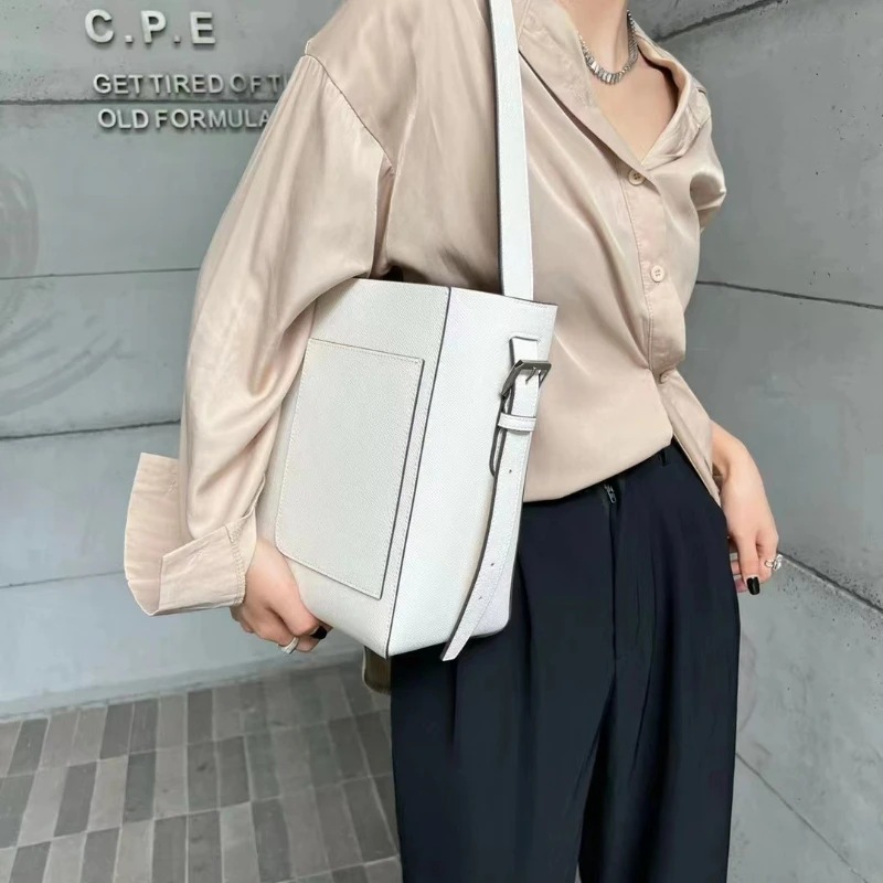 2022 New High Quality Bucket Bag Simple Designer Handbags Fashion Shoulder Diagonal Bag Large Capacity Real Leather Tote Bag