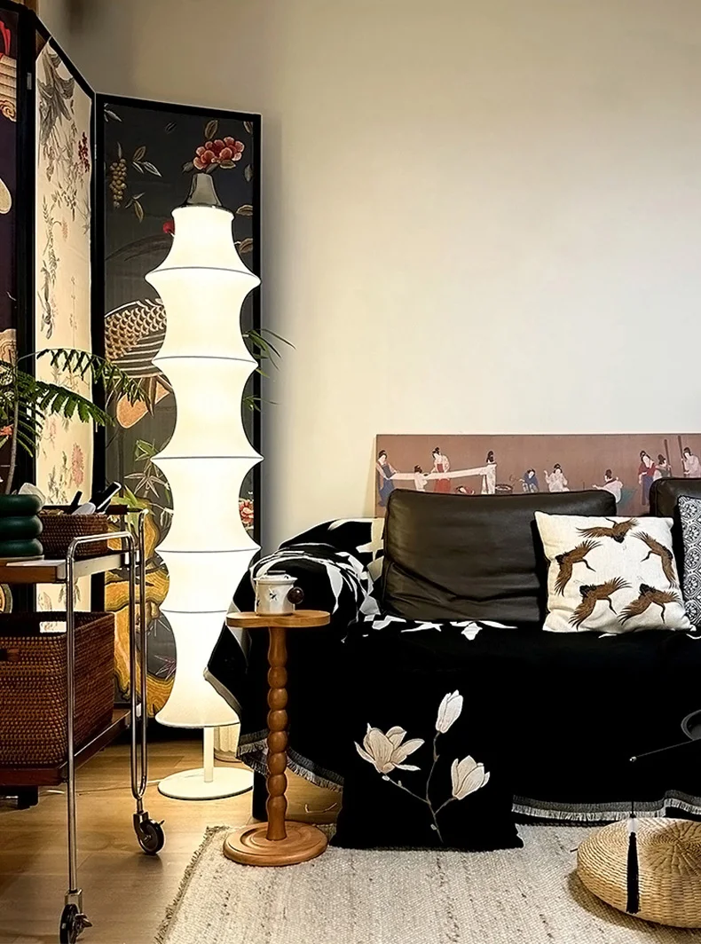 Lámpara de pie alta de tela moderna, lámpara de pie de seda japonesa para sala de estar, dormitorio, mesita de noche, decoración del hogar, lámpara de esquina LED de estilo crema