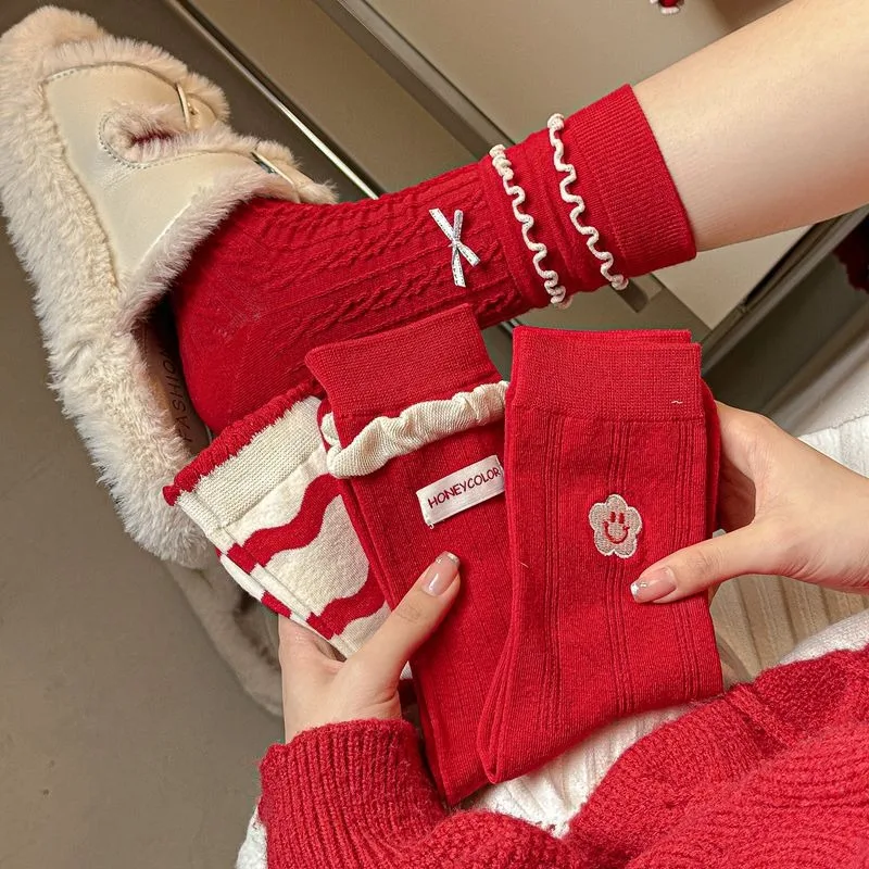 جوارب حمراء لاكي بدون خياطة - جوارب متوسطة الساق بتصميم على شكل فيونكة من Miu، هدية السنة الصينية الجديدة للنساء 2026 #1
