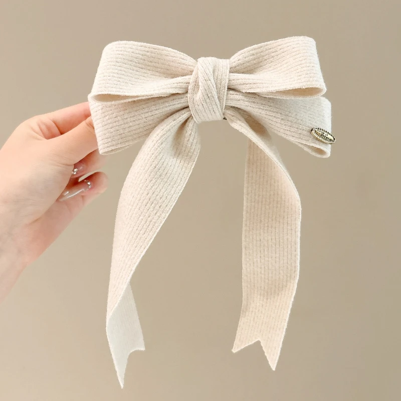 Strick-Haarspange im koreanischen Stil mit Satinschleife – minimalistische Krallenklammer für dünnes Haar, halbhohes Frisur-Accessoire für Frauen – Detail 7