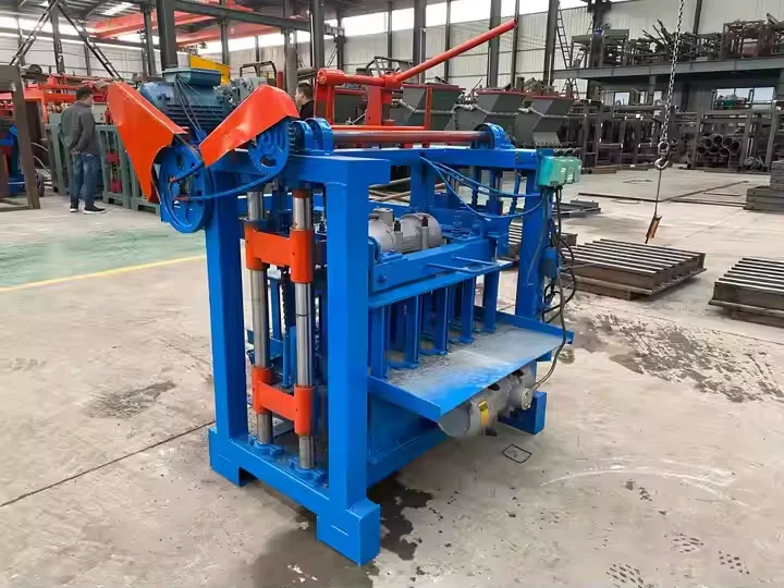 

Small Concrete Brick Making Machine, High-quality Cement Hollow Pavement Block Brick Making Machine Factory Direct Sales
