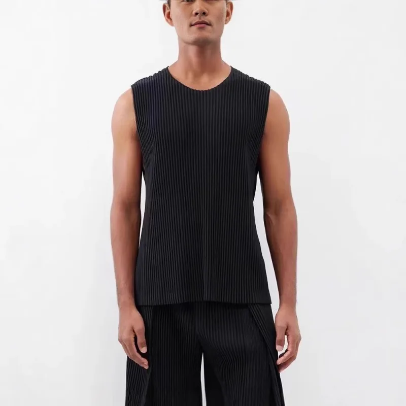 

Miyake Pleated Men’s Tops Japanese Style Summer Men Clothing Sleeveless Vest Fashion Casual Outerwear Loose Fit Layered Look