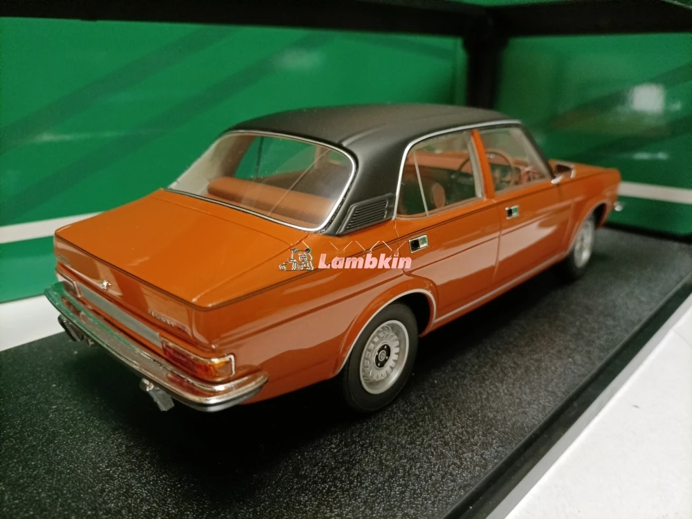 Cult 1:18 For Morris Marina HL Saloon 1979 Orange 4-Door Sedan Model Classic Old Cars Miniature Car Model