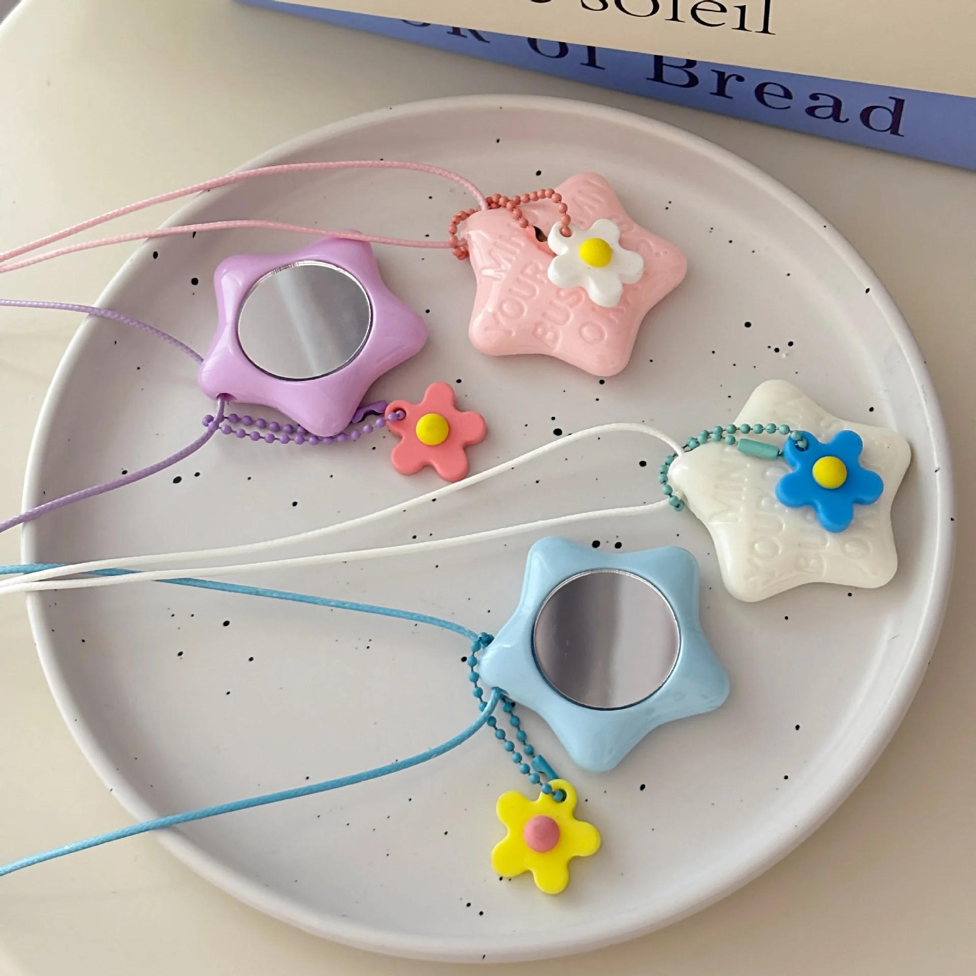 Colorful star letter makeup mirror, dopamine flower necklace, long neck hanging accessory, portable collarbone chain