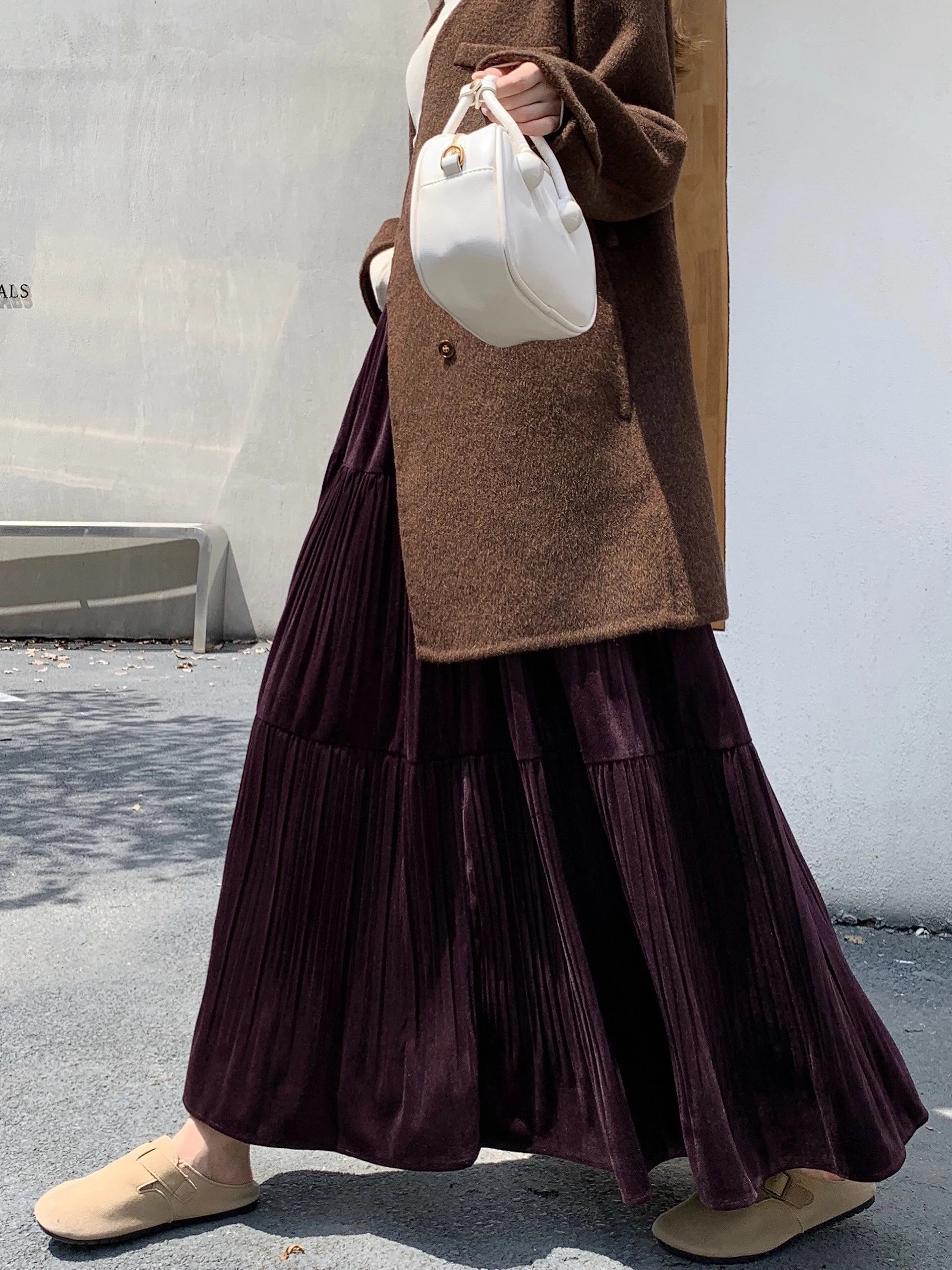 

Бархатная юбка трапециевидной формы, женская осенне-зимняя новая легкая роскошная расклешенная юбка трапециевидной формы с высокой талией, корейская юбка для поездок на работу