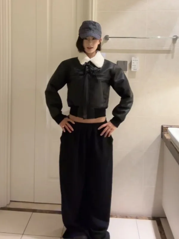 Jaqueta de Couro Coreana Acolchoada com Forro de Lã e Pelo Integrado, Casaco de Inverno Moderno para Mulheres Jovens