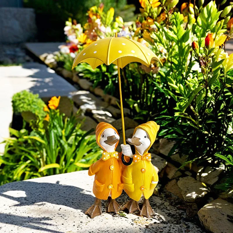 Duck Holding Umbrella Statue Resin Figurine Creative Craft Ornament Animal Sculpture Garden Decor for Outdoor Patio Lawn Yard