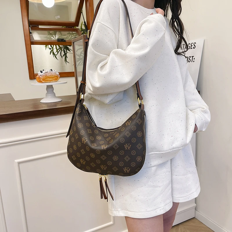 

Famous Designer Women's Leather Handbag Shoulder Bag Crossbody Versatile Popular Classic Elegant Luxury Brand